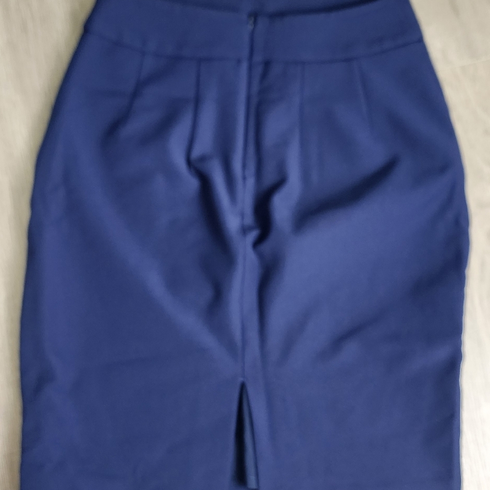 Skirt - Picture 3 of 4